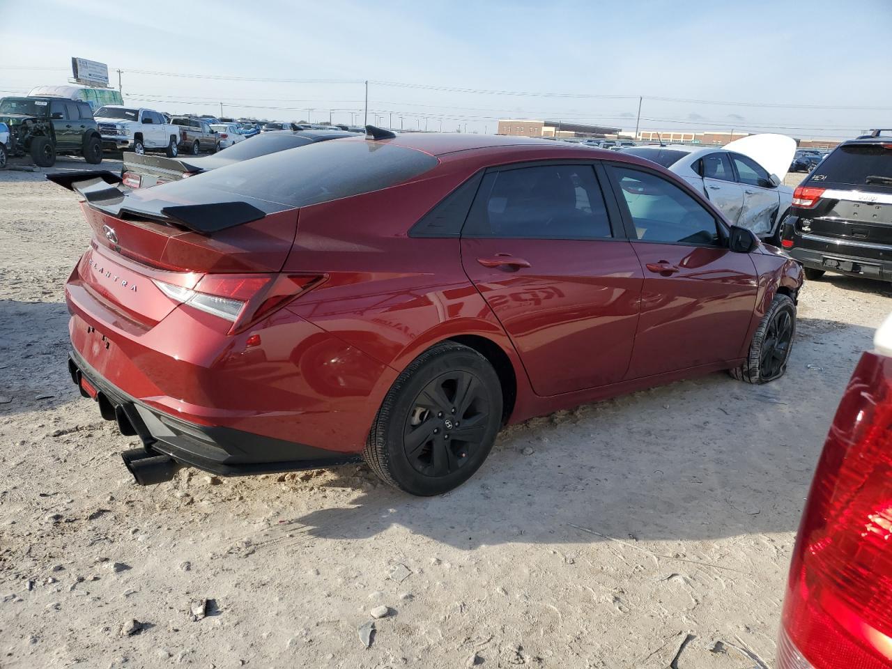2023 HYUNDAI ELANTRA SE - Фото 3
