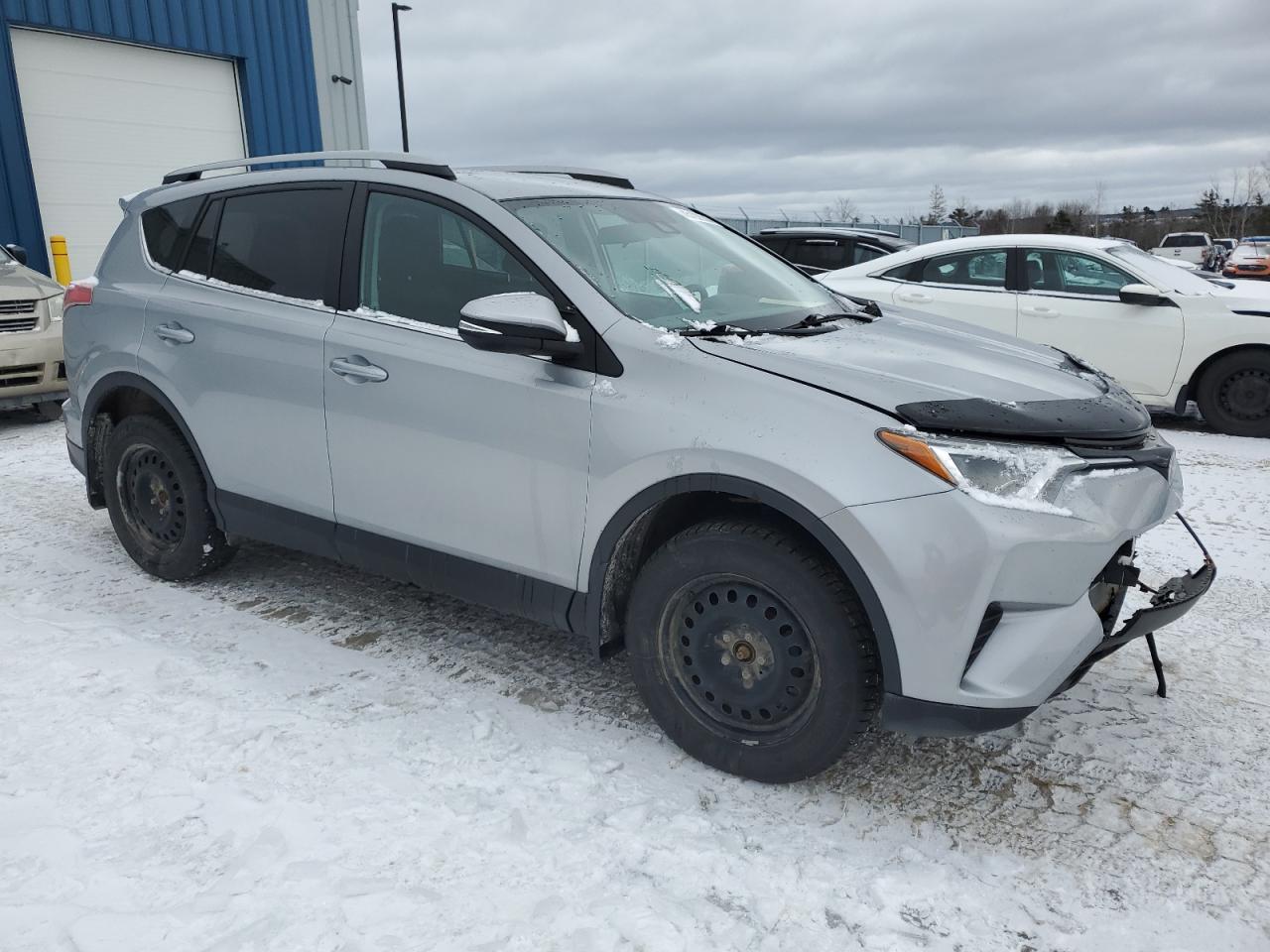 2018 TOYOTA RAV4 LE - Image 4