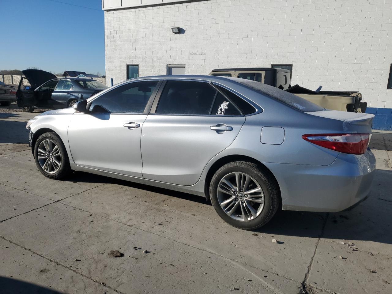 2017 TOYOTA CAMRY LE - Фото 2
