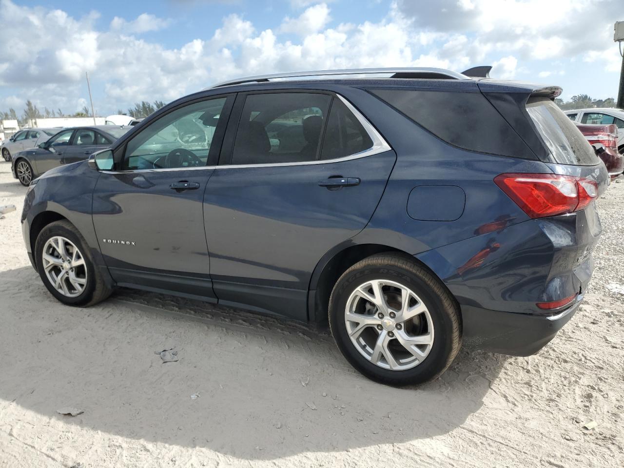 2019 CHEVROLET EQUINOX LT - Image 2