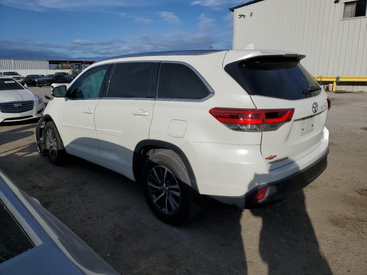 2018 TOYOTA HIGHLANDER - Фото 2