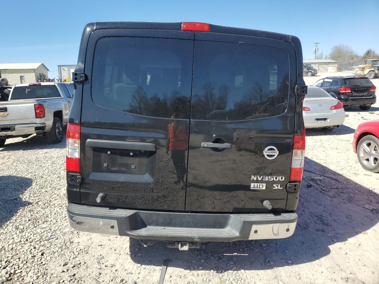 2015 NISSAN NV 3500 S - Фото 6