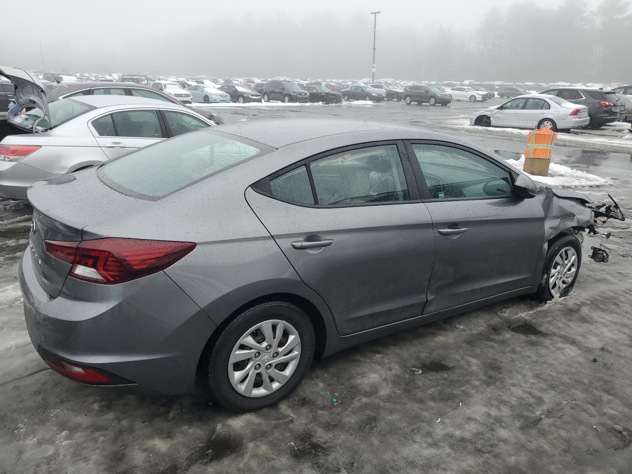 2019 HYUNDAI ELANTRA SE - Фото 3