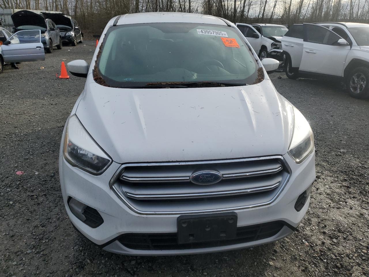 2017 FORD ESCAPE SE - Фото 5