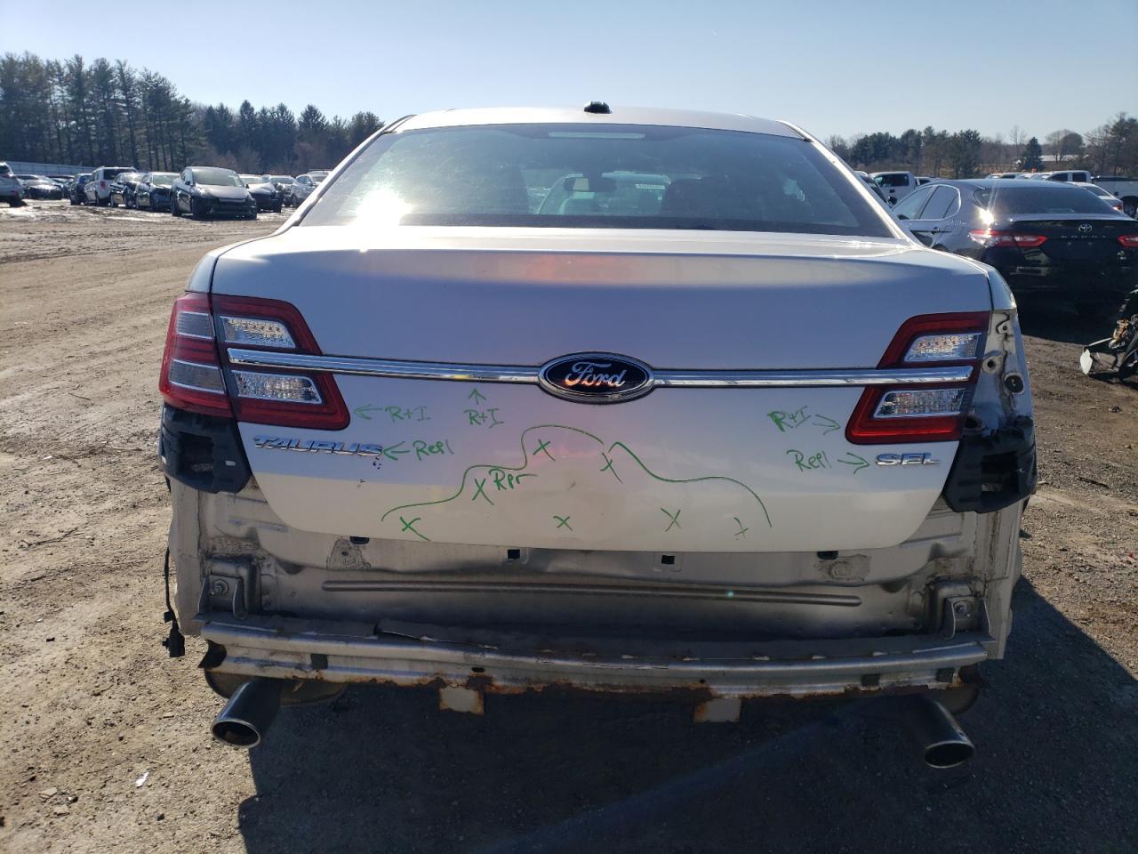 2013 FORD TAURUS SEL - Image 6