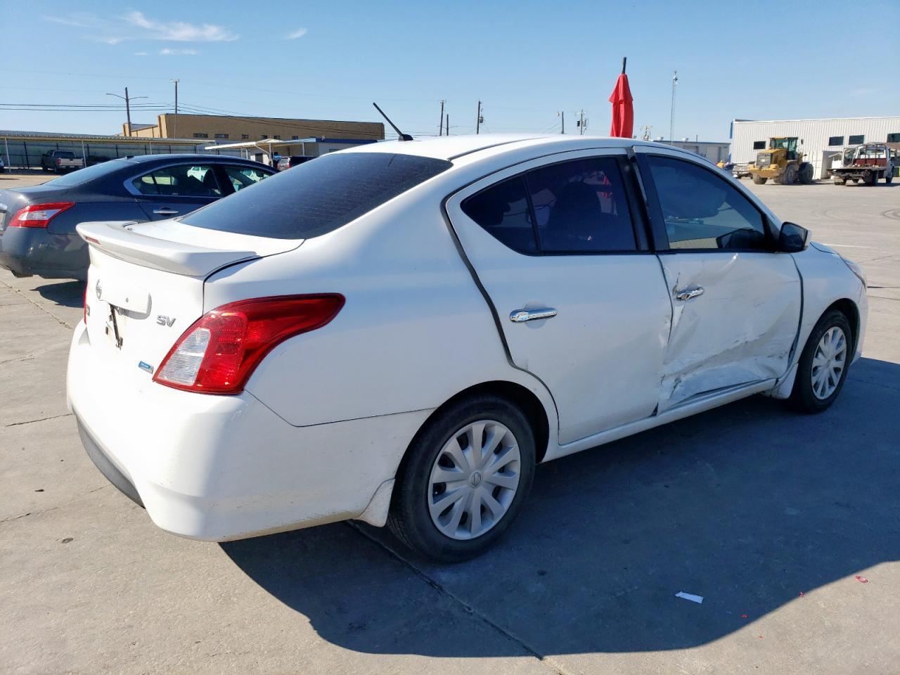 2016 NISSAN VERSA S - Фото 3