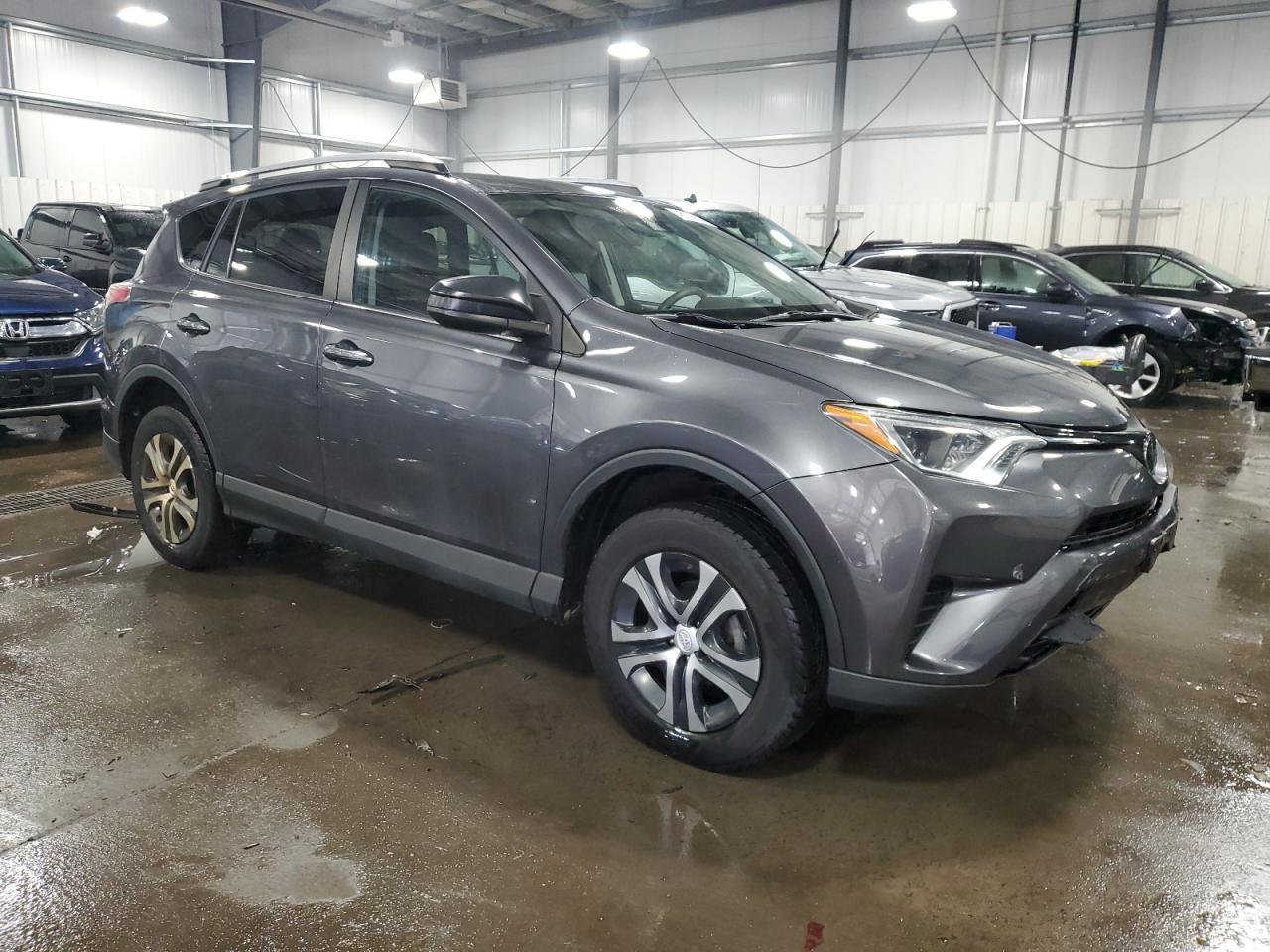 2018 TOYOTA RAV4 LE - Фото 4