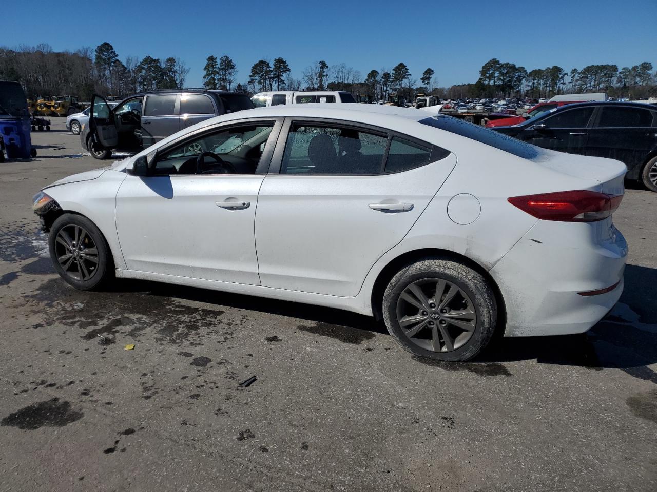2018 HYUNDAI ELANTRA SE - Image 2
