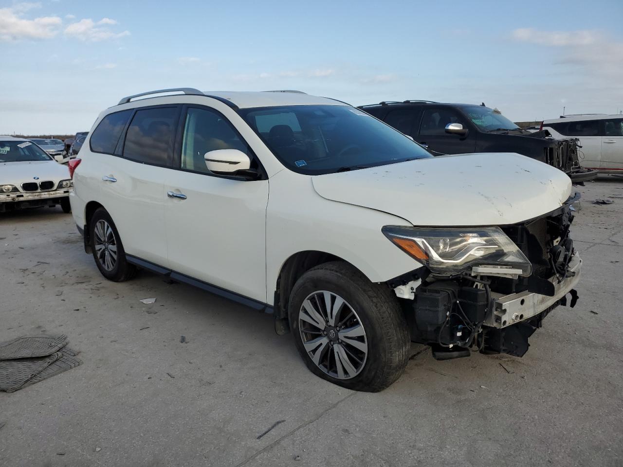 2017 NISSAN PATHFINDER - Image 4