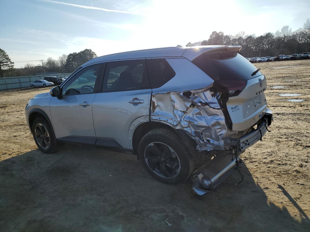2024 NISSAN ROGUE SV - Image 2