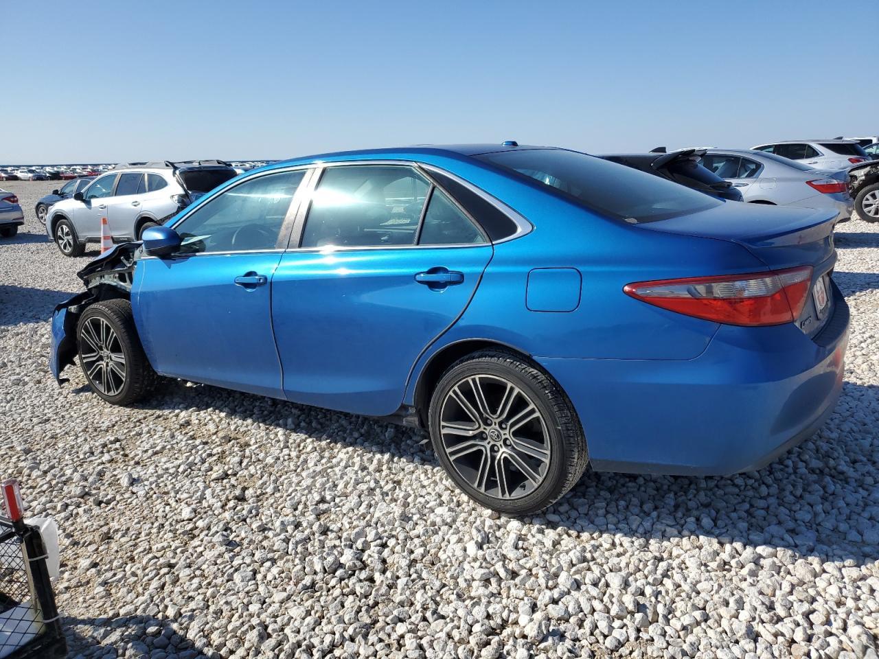2016 TOYOTA CAMRY LE - Фото 2