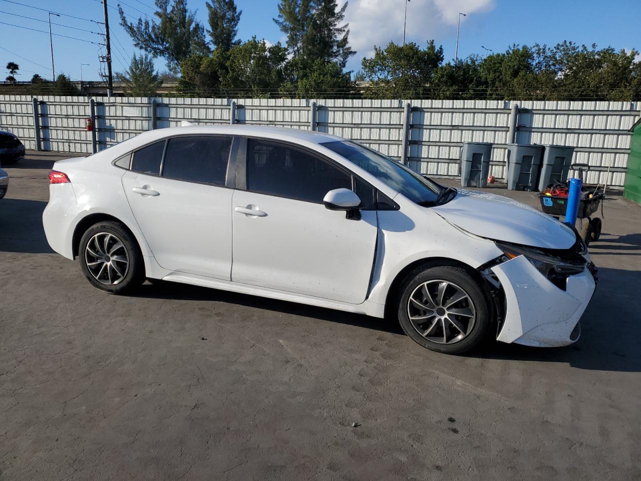 2021 TOYOTA COROLLA LE - Фото 4