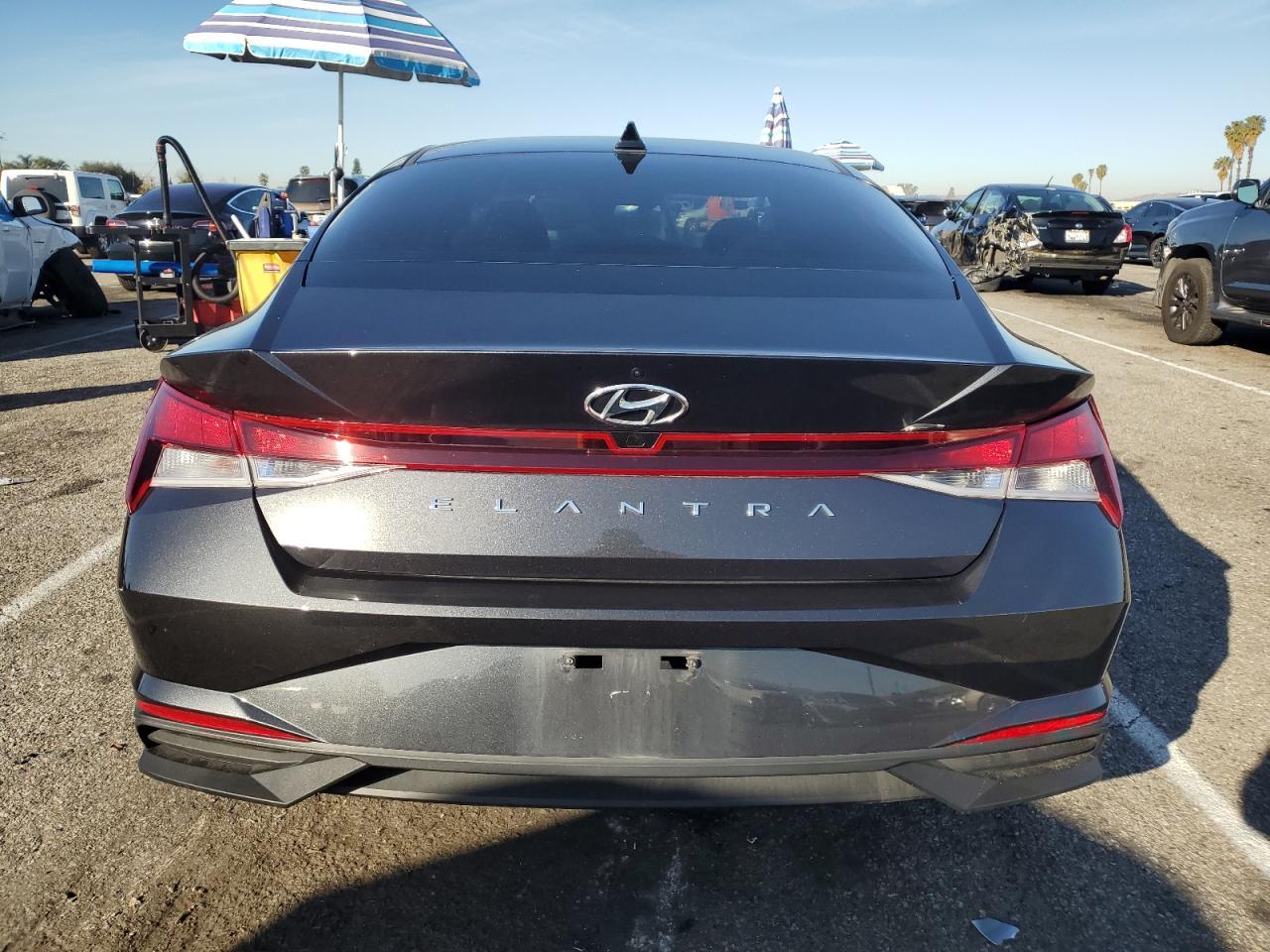 2023 HYUNDAI ELANTRA SE - Фото 6