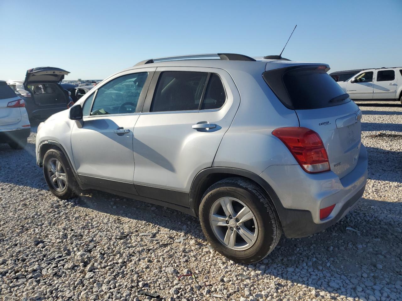 2018 CHEVROLET TRAX 1LT - Фото 2