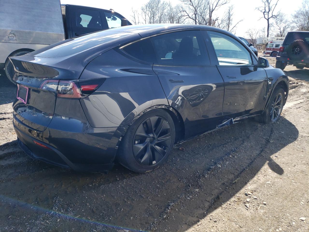 2024 TESLA MODEL Y - Image 3