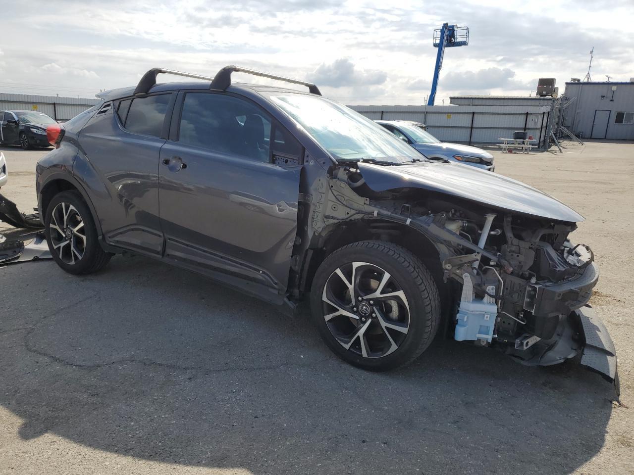 2018 TOYOTA C-HR XLE - Фото 4