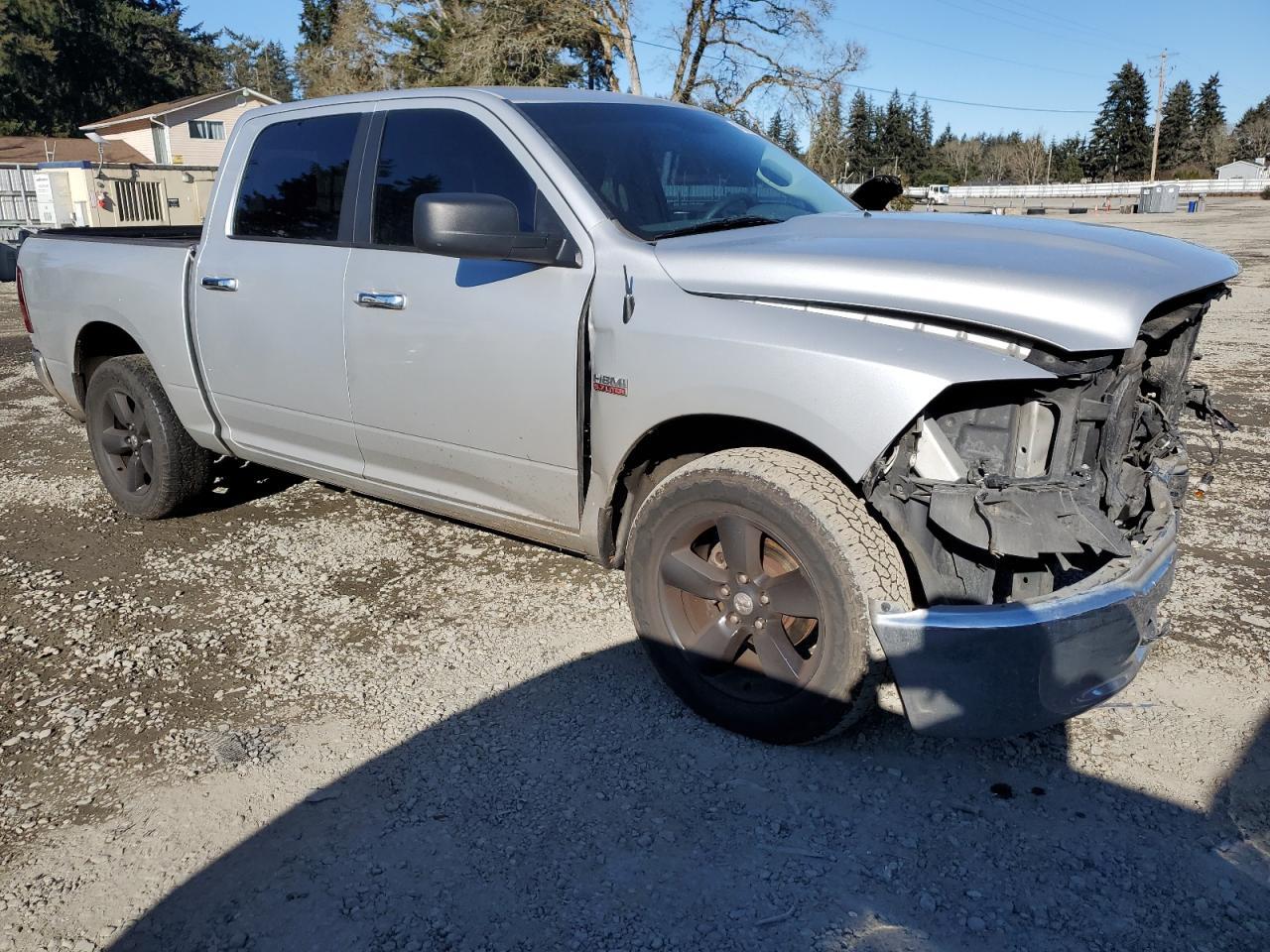 2017 RAM 1500 SLT - Image 4