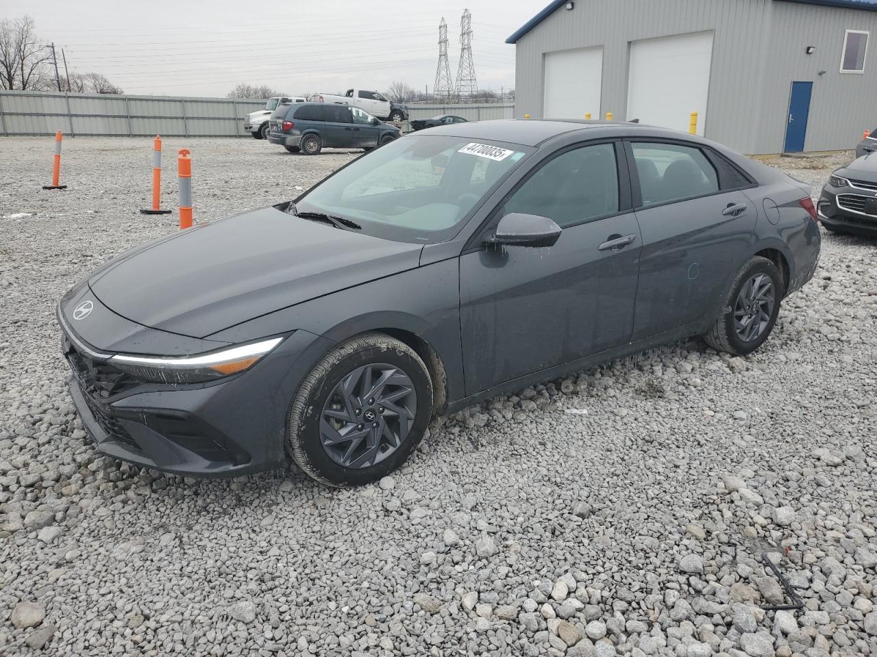 2024 HYUNDAI ELANTRA SE