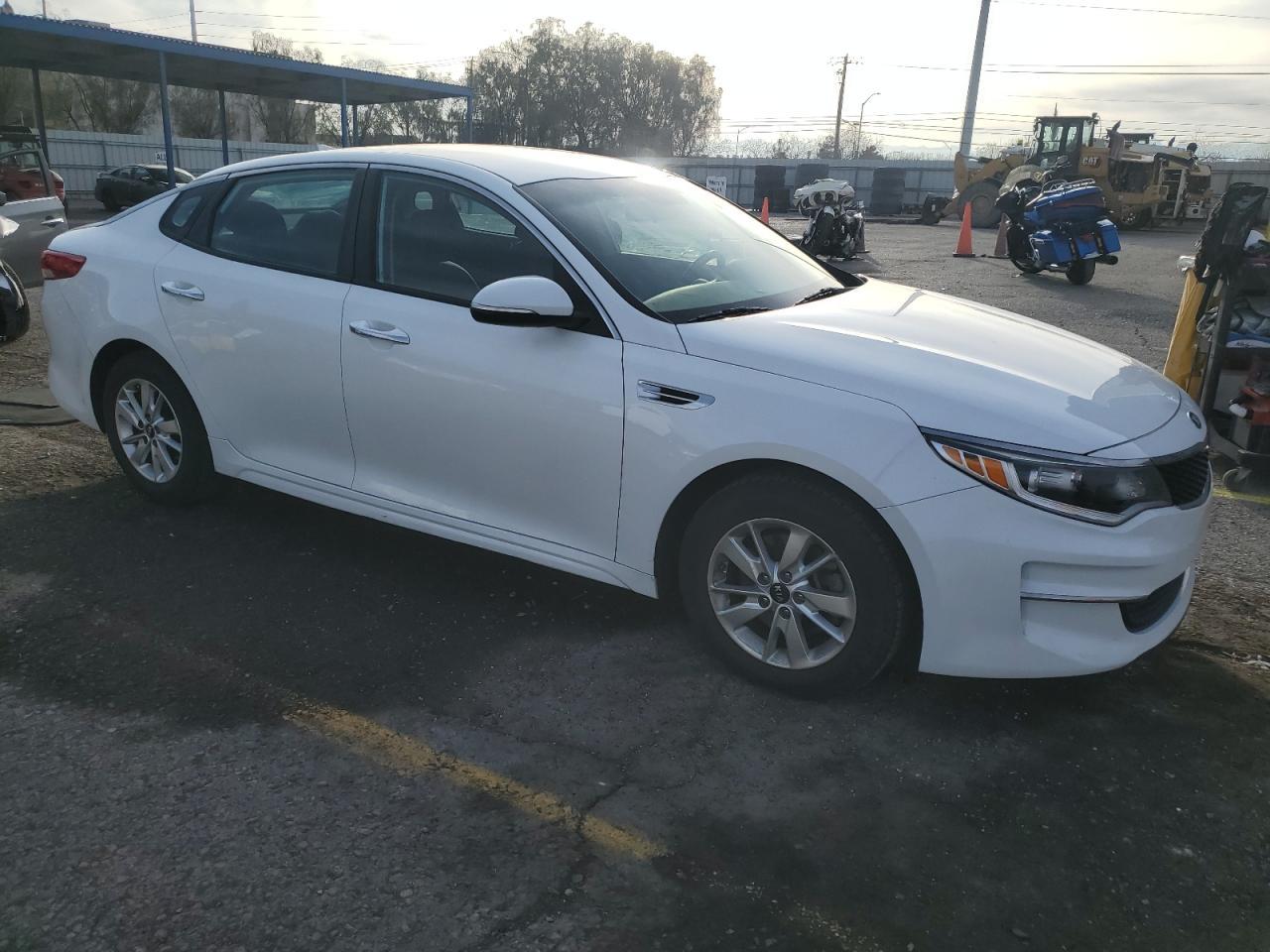2016 KIA OPTIMA LX - Фото 4