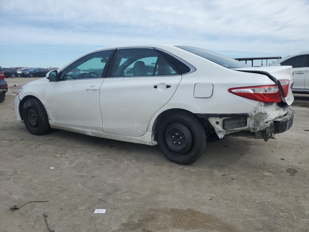 2016 TOYOTA CAMRY LE - Фото 2