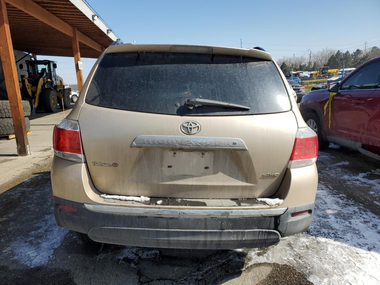 2011 TOYOTA HIGHLANDER - Image 6