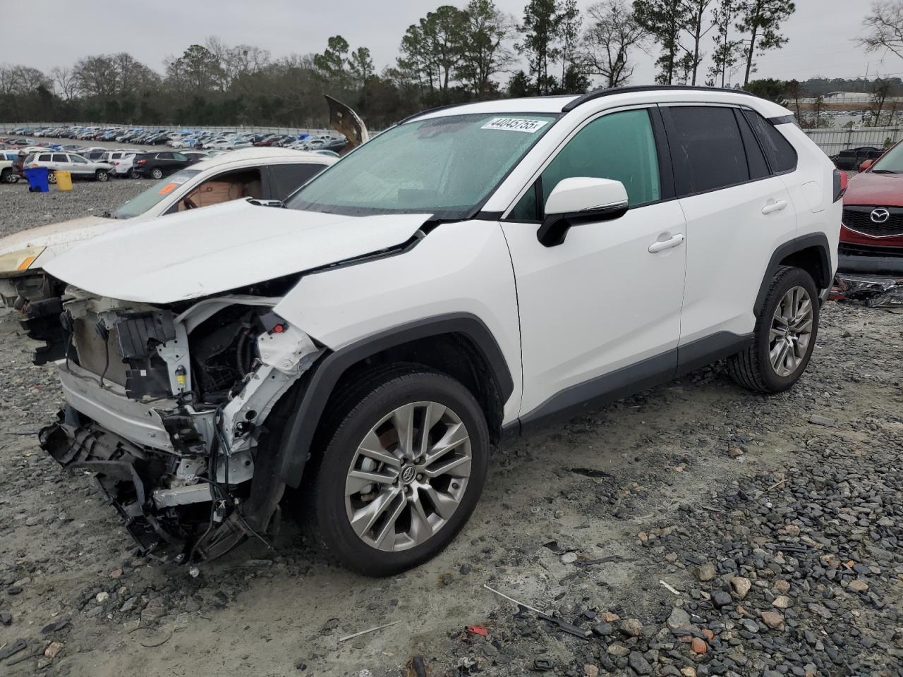 2019 TOYOTA RAV4 XLE P