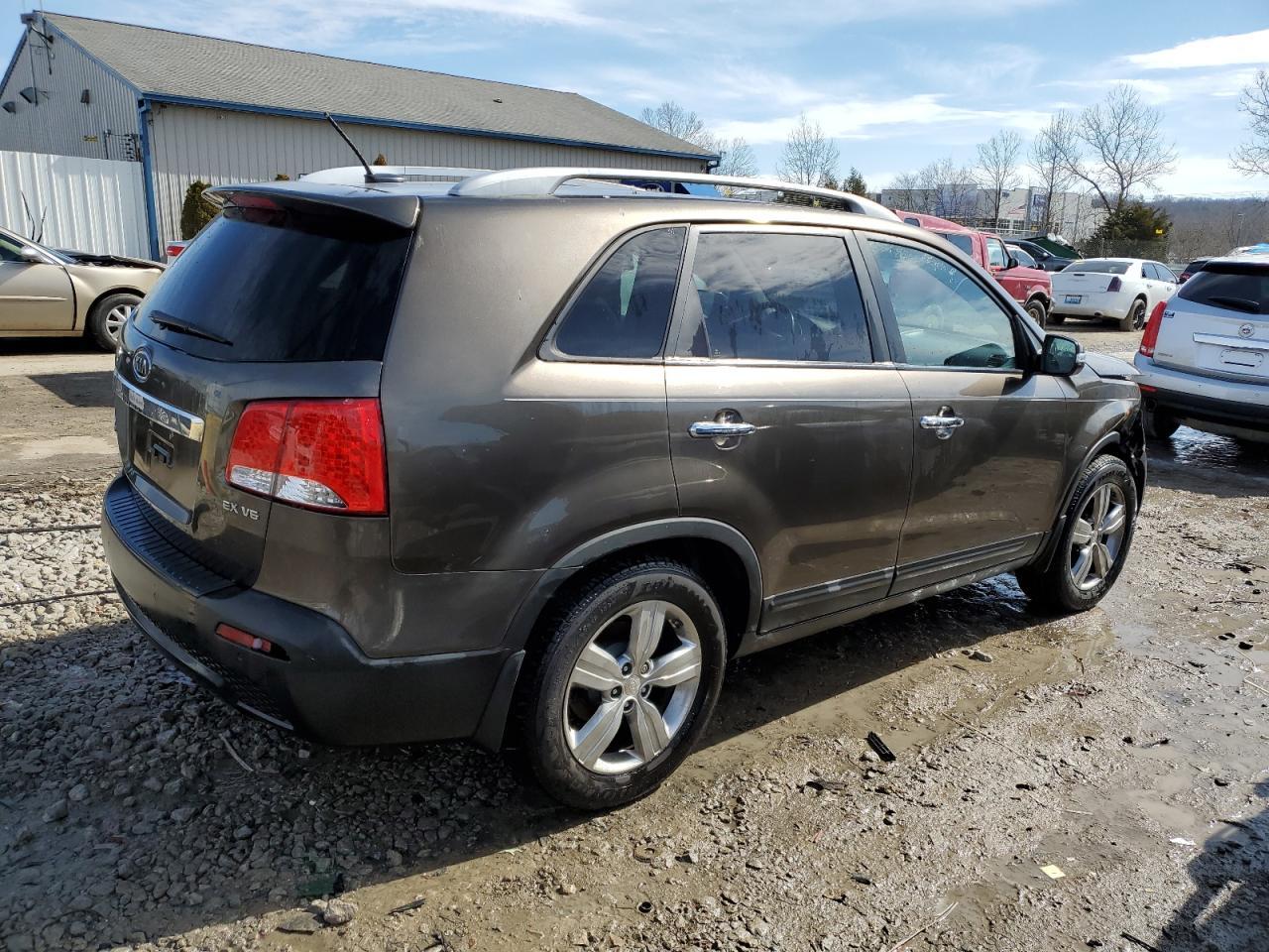 2012 KIA SORENTO EX - Image 3
