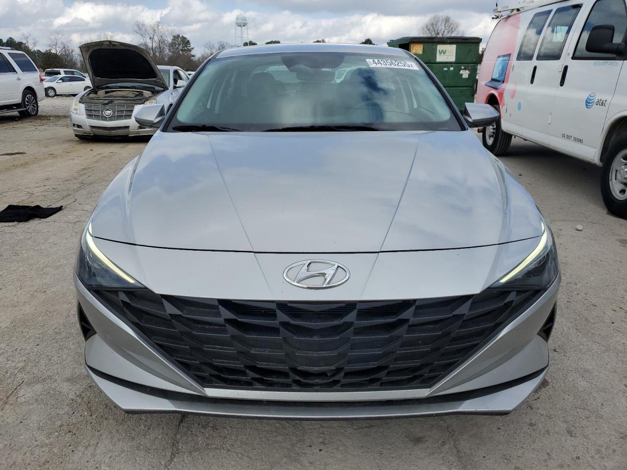 2022 HYUNDAI ELANTRA SE - Image 5