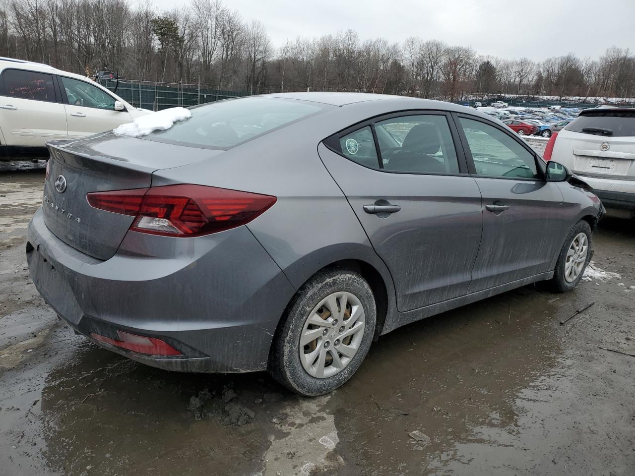 2019 HYUNDAI ELANTRA SE - Фото 3