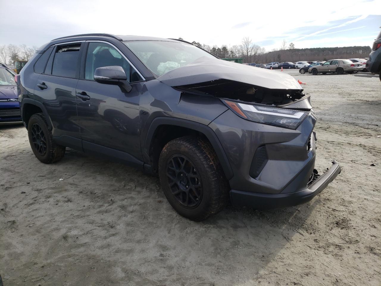 2022 TOYOTA RAV4 XLE - Фото 4