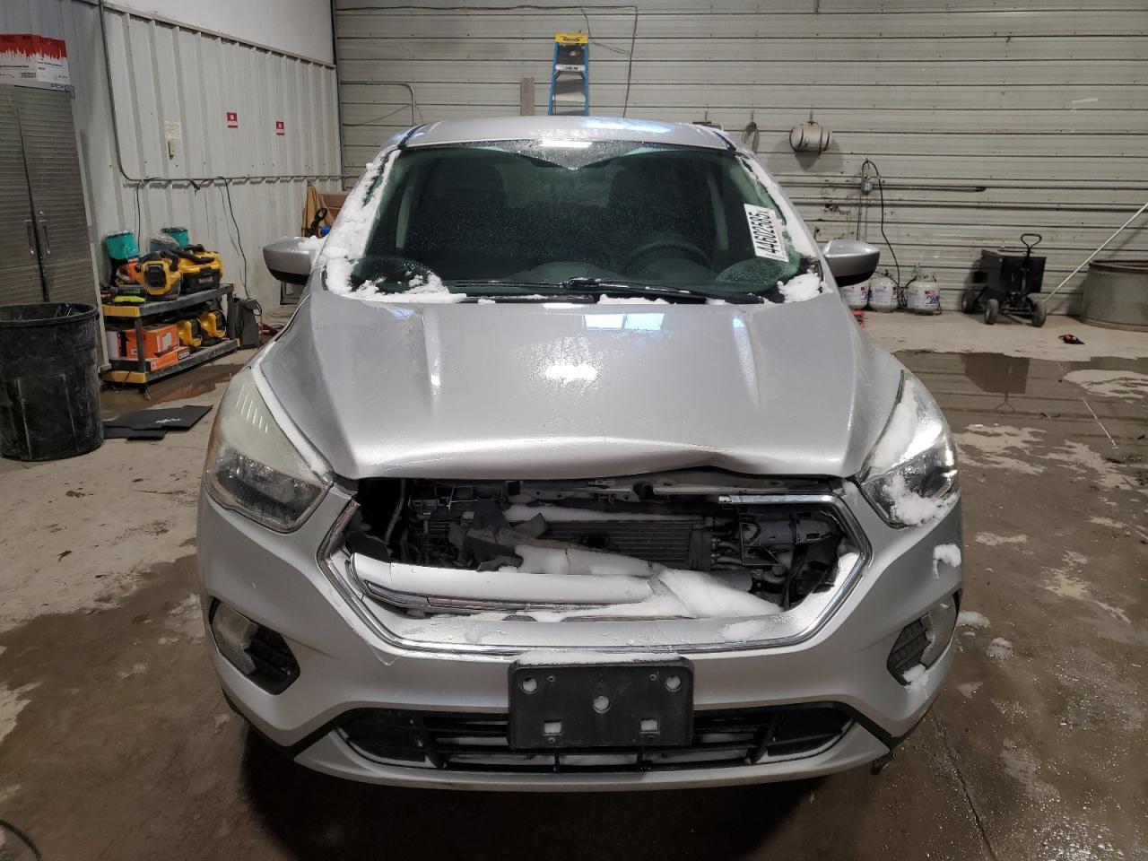 2017 FORD ESCAPE SE - Image 5
