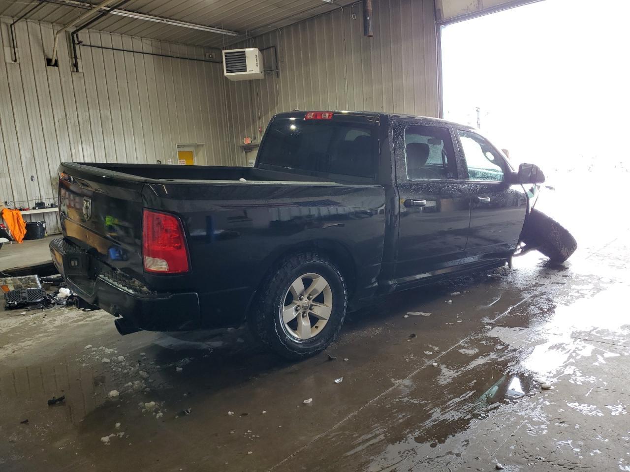 2017 RAM 1500 ST - Фото 3