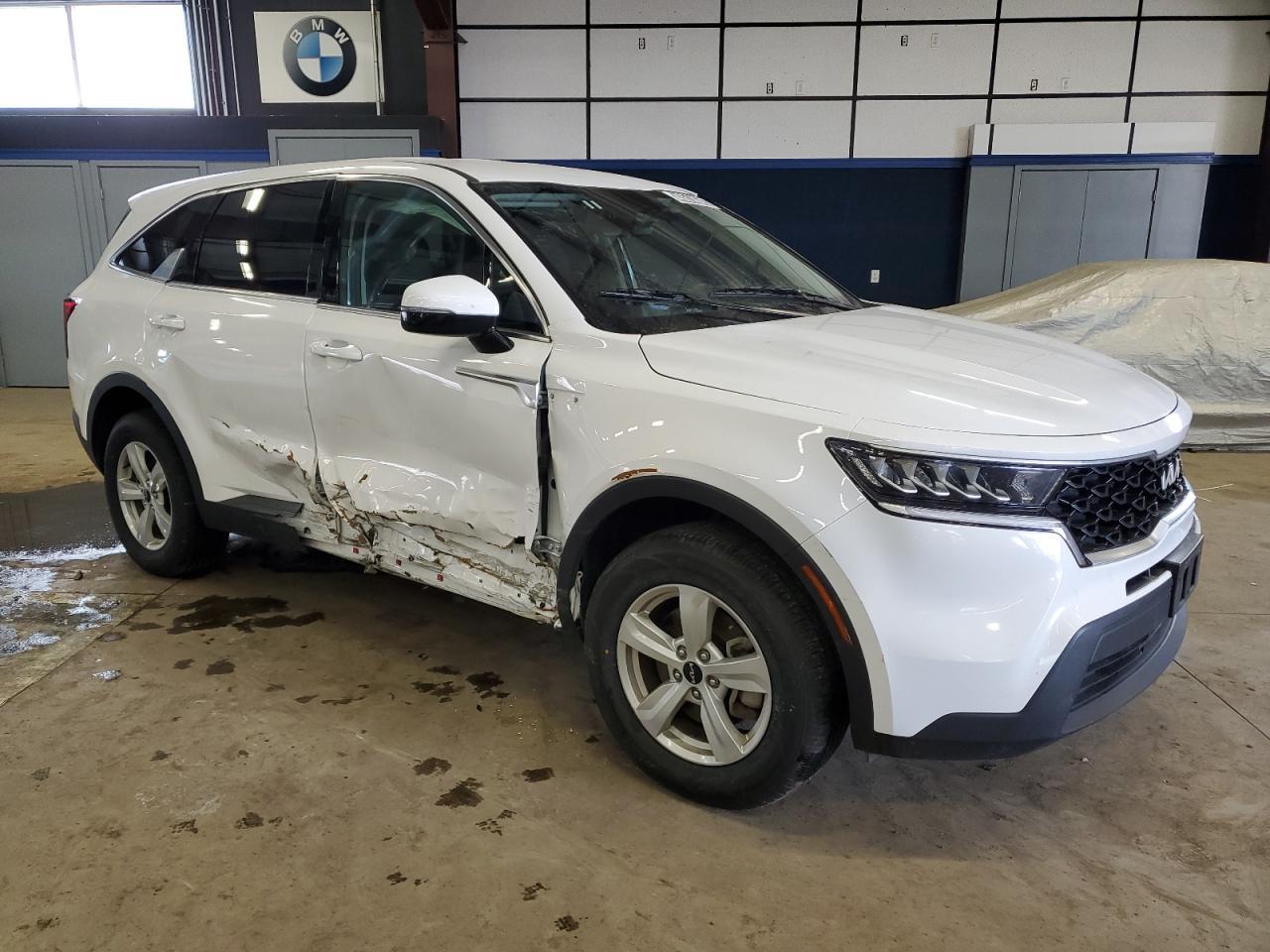 2023 KIA SORENTO LX - Image 4