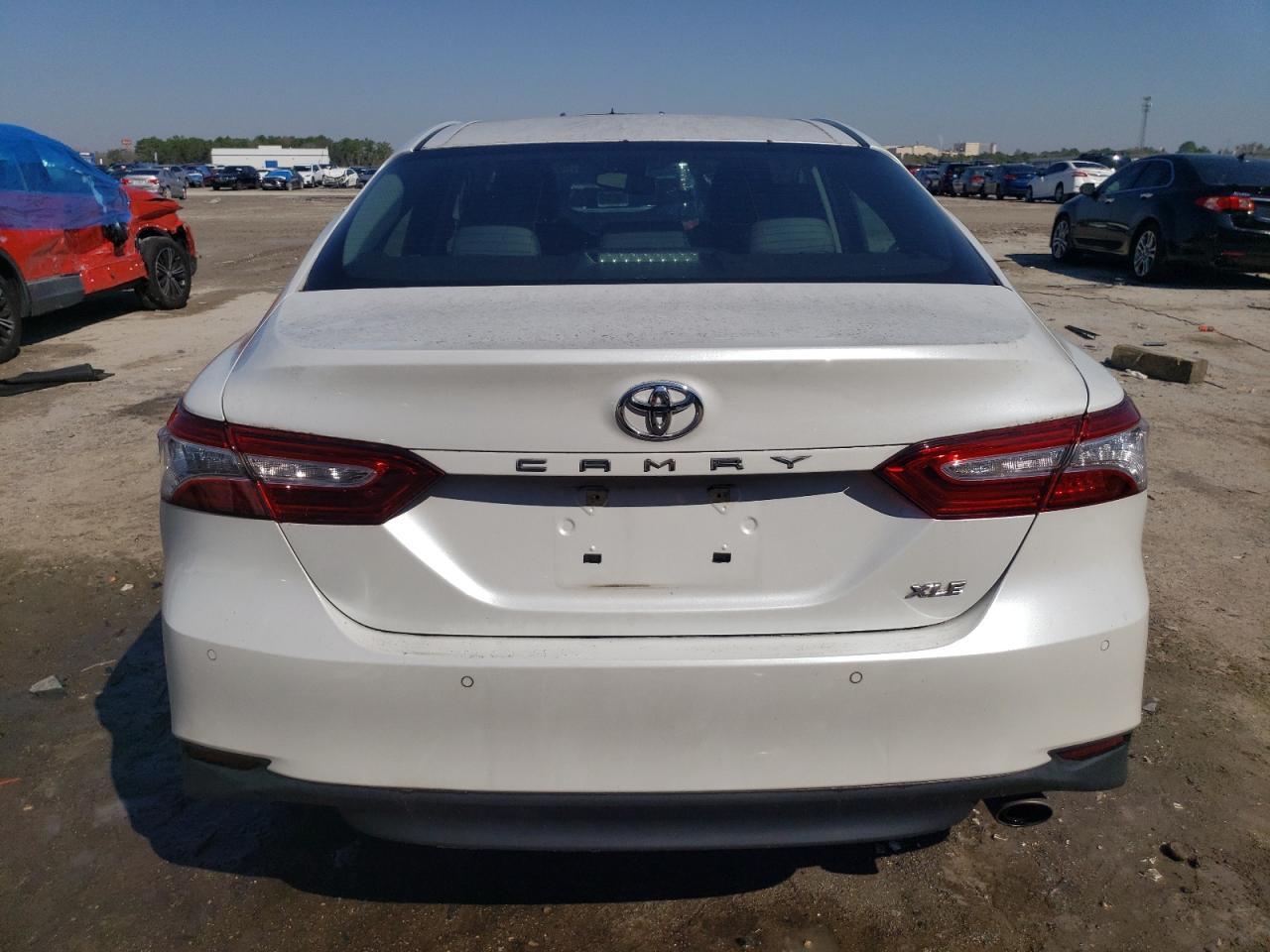 2018 TOYOTA CAMRY L - Фото 6