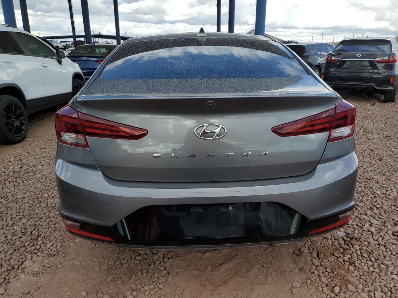 2019 HYUNDAI ELANTRA SE - Image 6