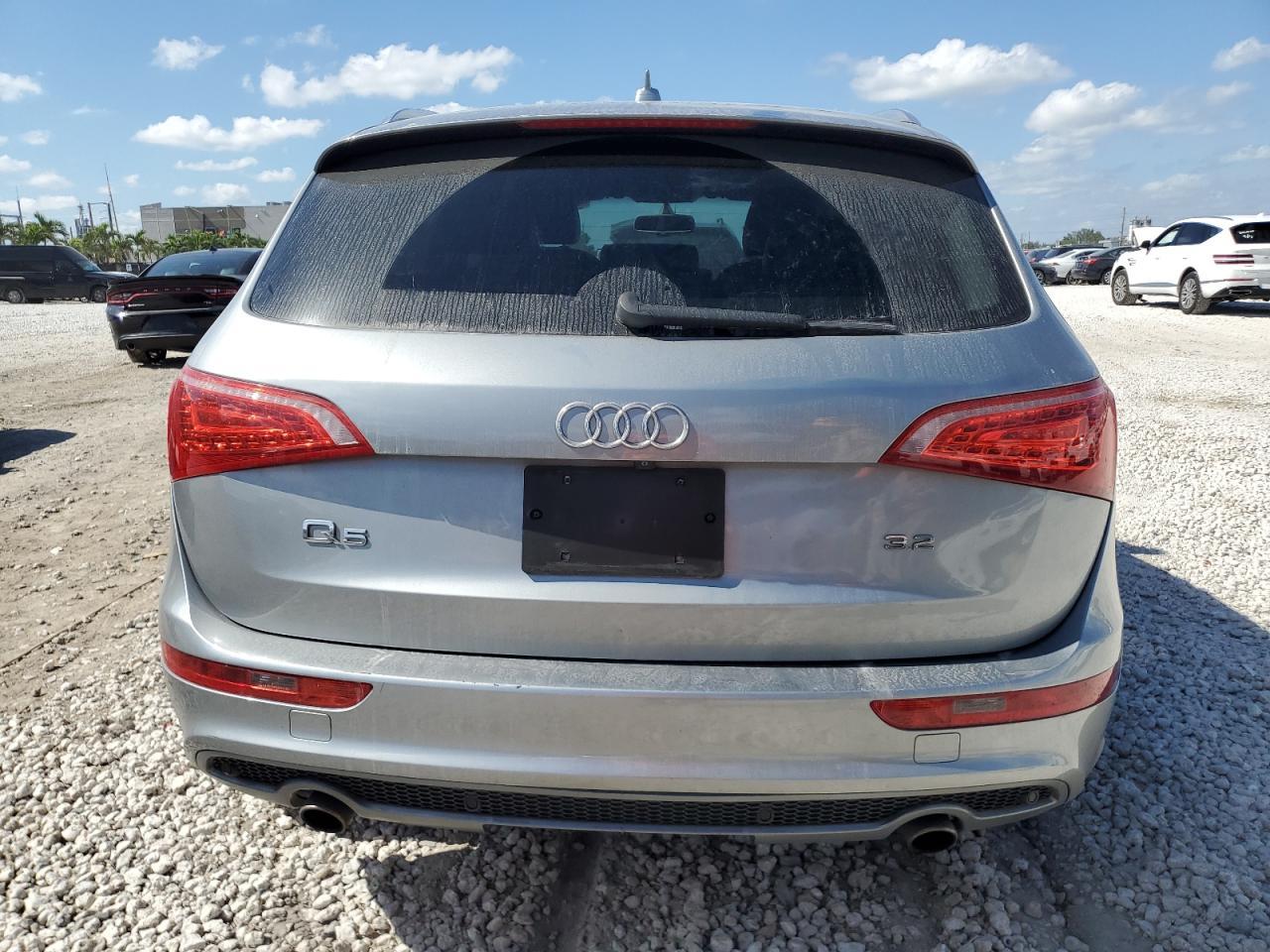 2011 AUDI Q5 PREMIUM - Image 6