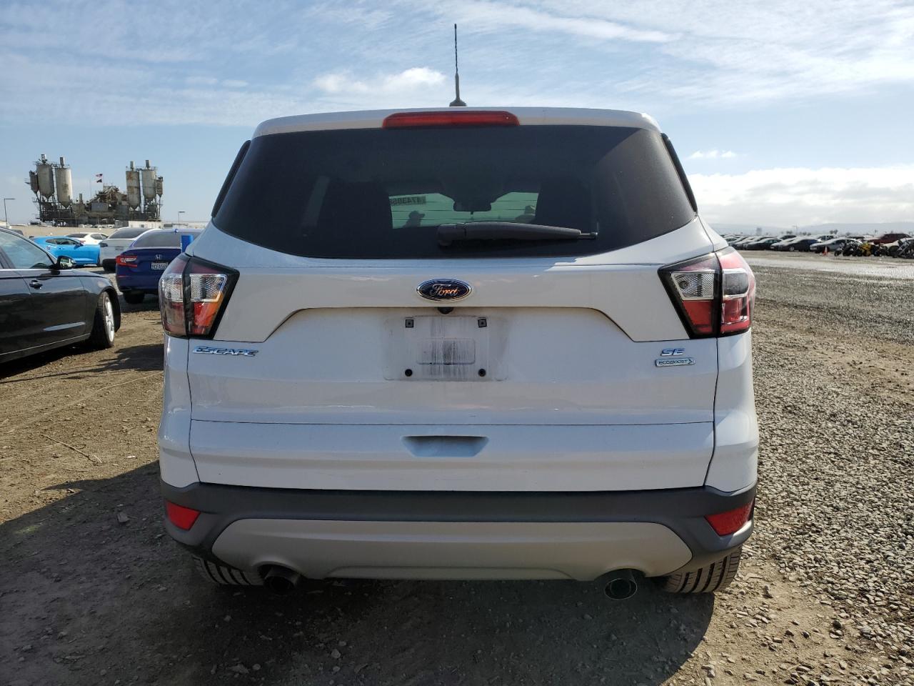 2017 FORD ESCAPE SE - Image 6