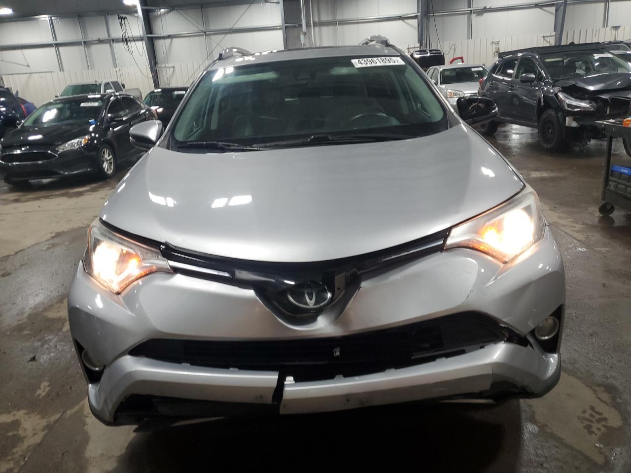 2017 TOYOTA RAV4 XLE - Image 5