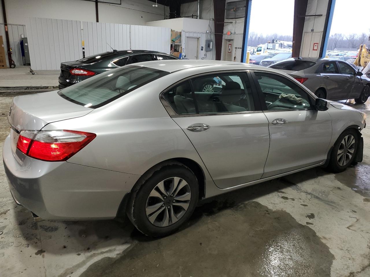 2014 HONDA ACCORD LX - Image 3
