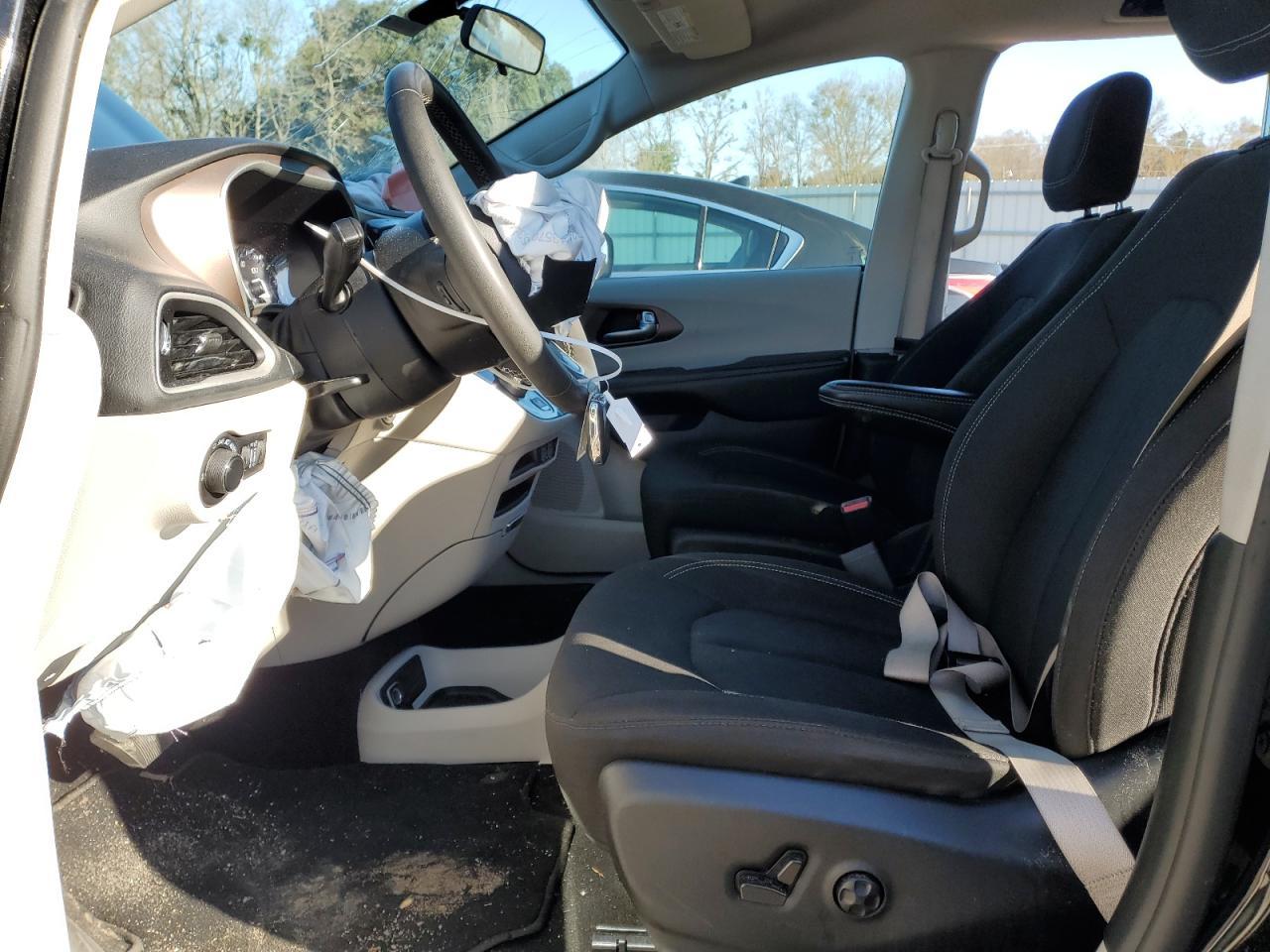2022 CHRYSLER VOYAGER LX - Image 7