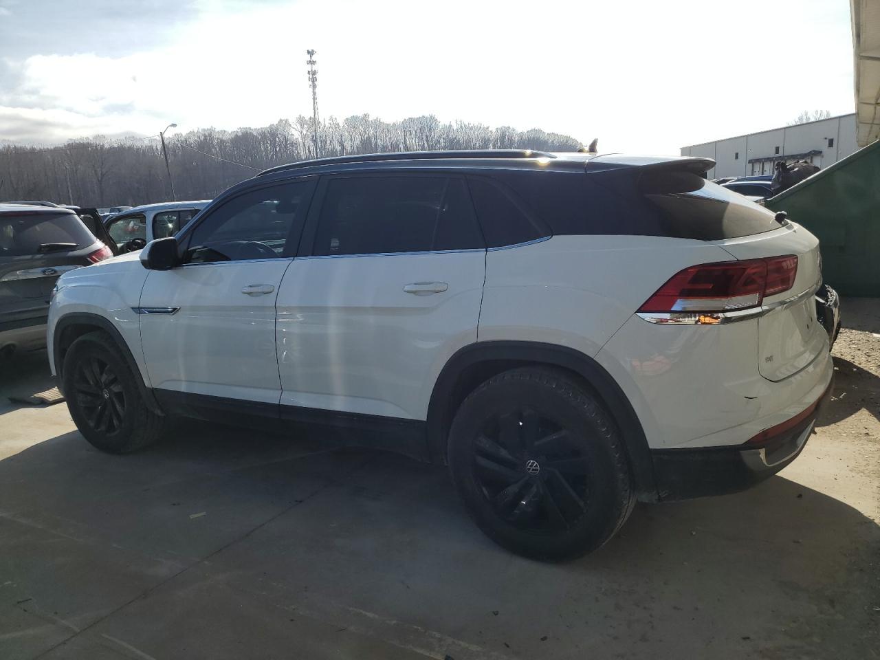 2022 VOLKSWAGEN ATLAS CROS - Image 2