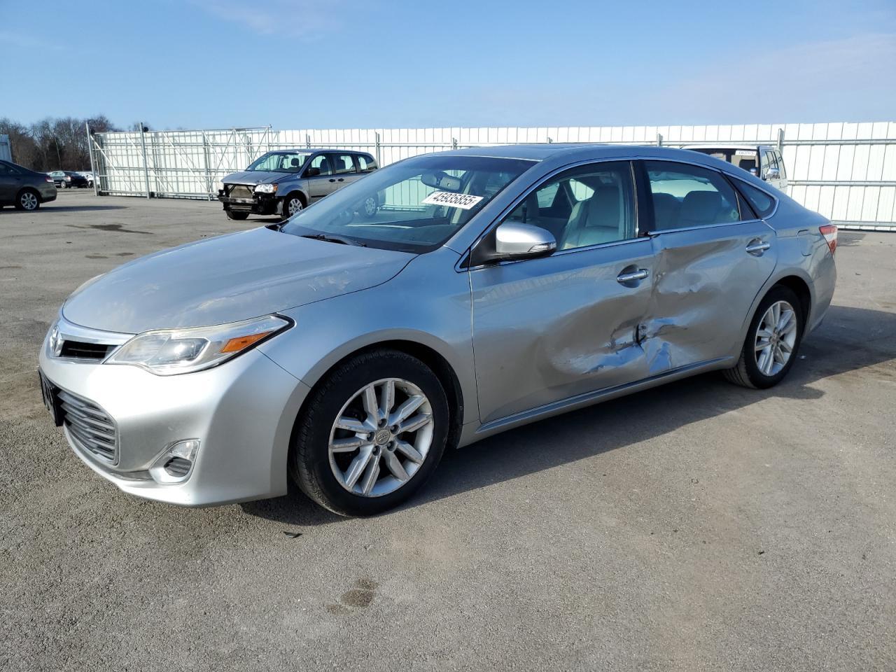2015 TOYOTA AVALON XLE