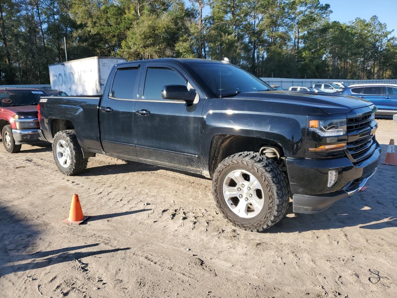 2017 CHEVROLET SILVERADO - Фото 4