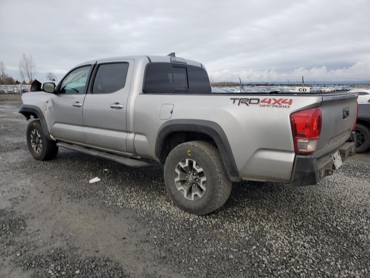 2017 TOYOTA TACOMA DOU - Фото 2