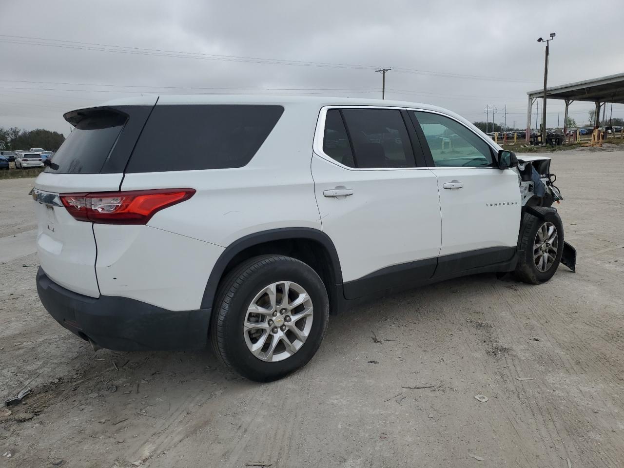 2018 CHEVROLET TRAVERSE L - Image 3