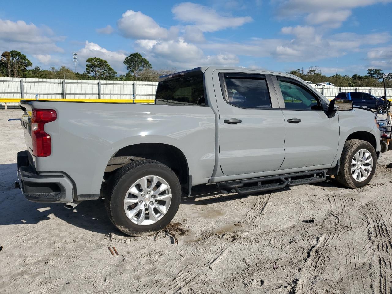 2024 CHEVROLET SILVERADO - Фото 3