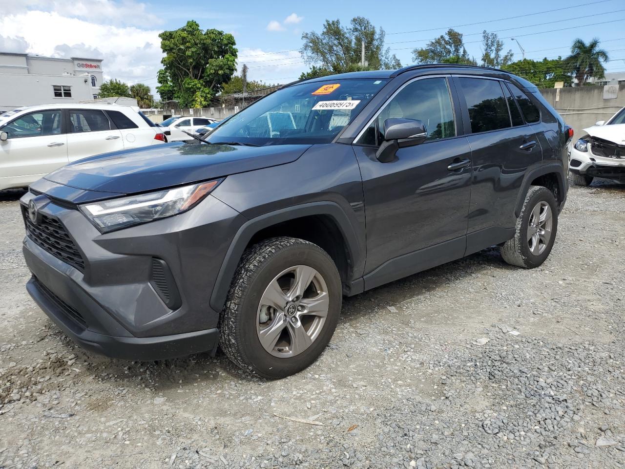 2022 TOYOTA RAV4 XLE