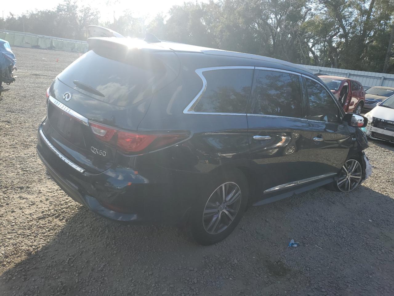 2017 INFINITI QX60 - Фото 3