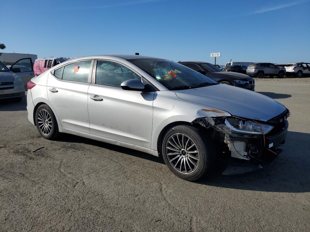 2017 HYUNDAI ELANTRA SE - Фото 4