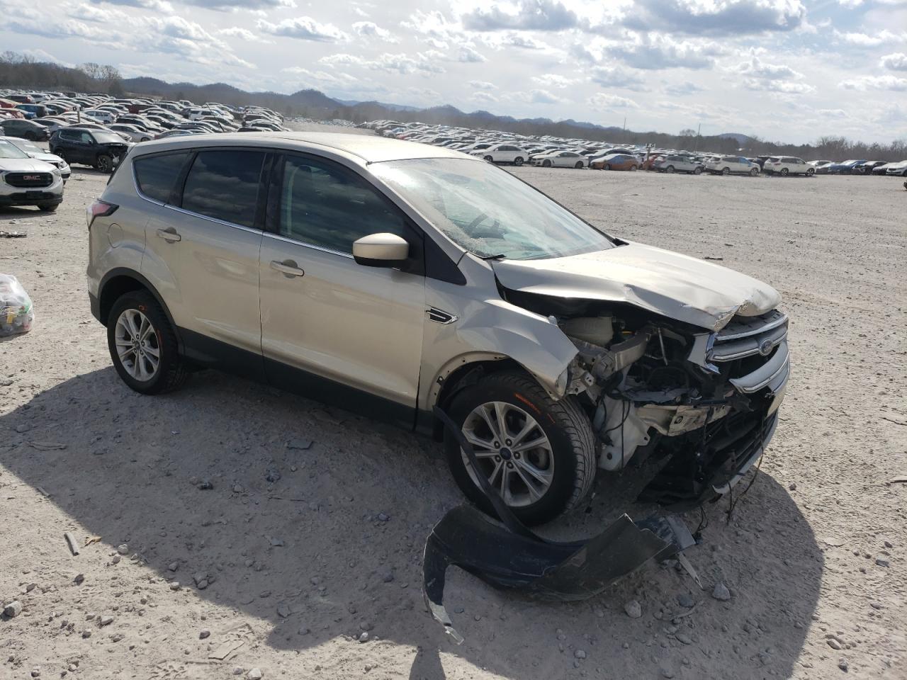 2017 FORD ESCAPE SE - Image 4